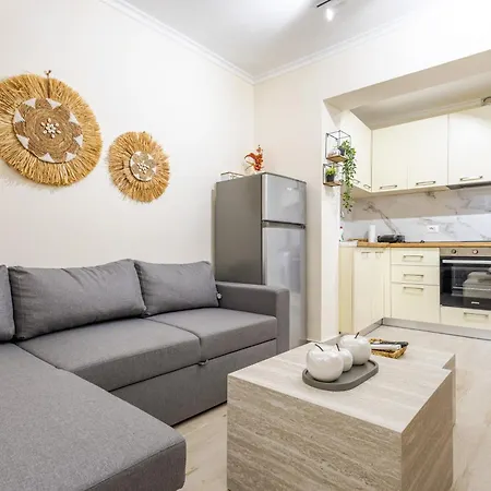 15 Min Form Center - Easy Access - Modern House *