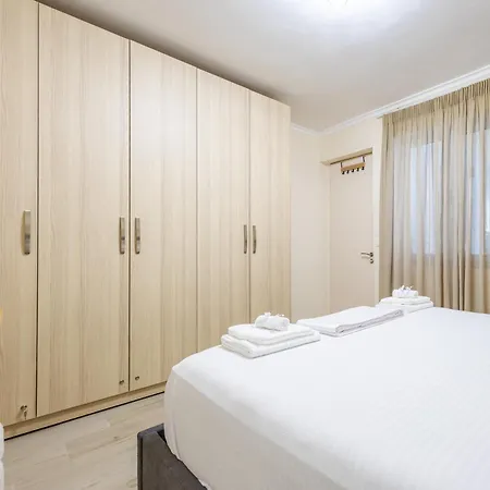 15 Min Form Center - Easy Access - Modern House Tiran