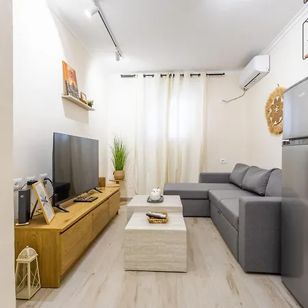 15 Min Form Center - Easy Access - Modern House Daire